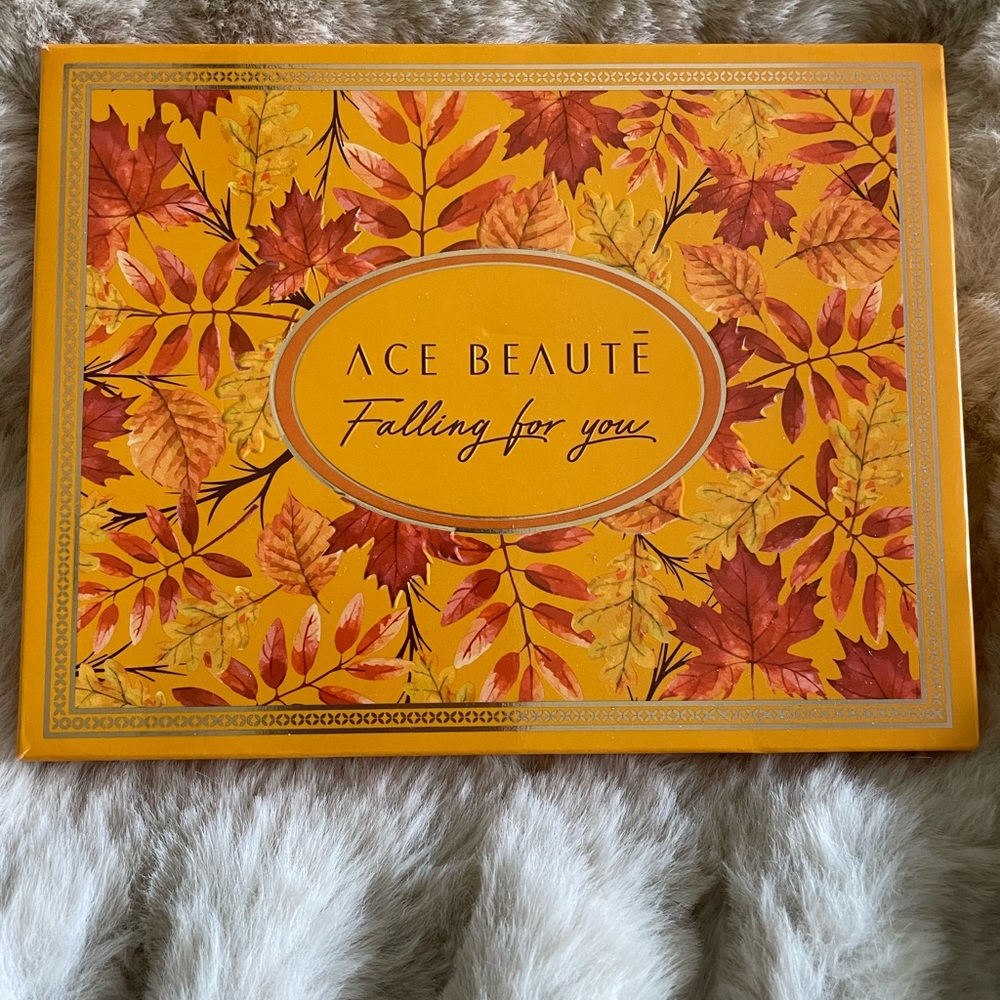 NEW ACE BEAUTÉ Falling for you palette.